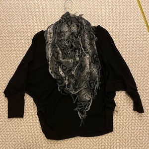 Small Dolman sleeve top with gray and black scarf